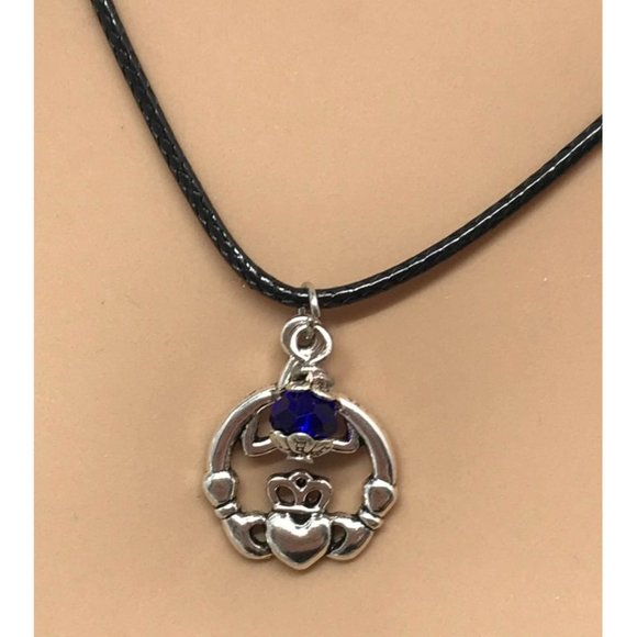 Claddagh Charmed Triquetra Celtic Trinity Knot - Picture 4 of 8